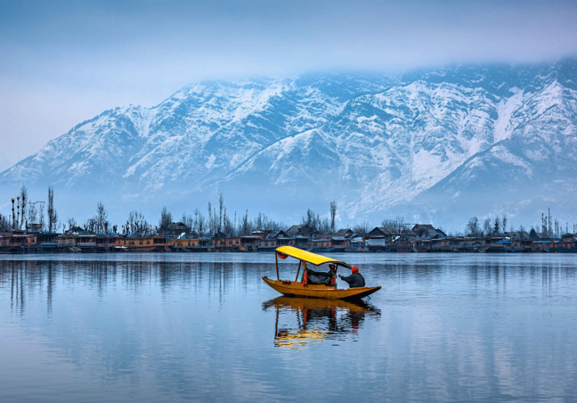 Kashmir Houseboat Tour With Pahalgam