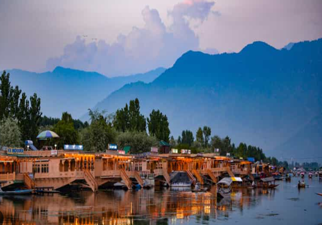 Kashmir Houseboat Tour With Sonmarg And Pahalgam