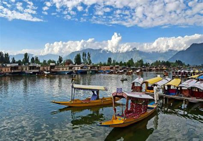 Kashmir Houseboat Tour With Gulmarg And Sonmarg